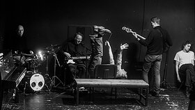 Spektaklio „Barbarai“ repeticijos akimirka 