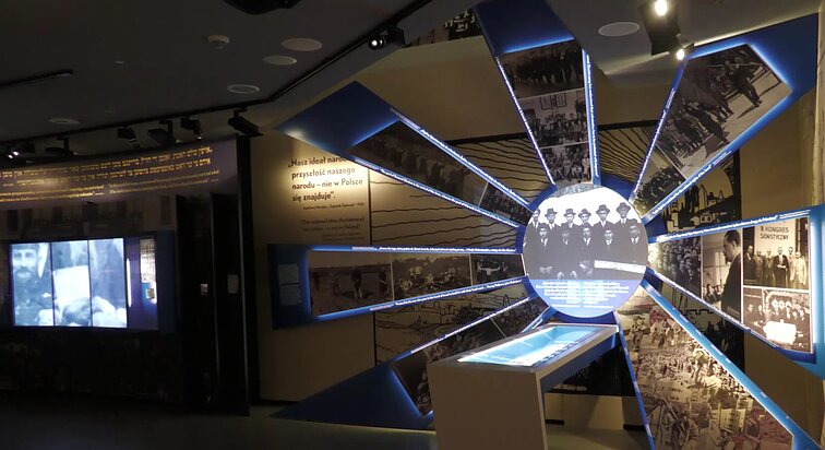 Menora. Žydai lietuvių literatūroje ir tūkstantmetė Lenkijos žydų istorija muziejuje „Polin“