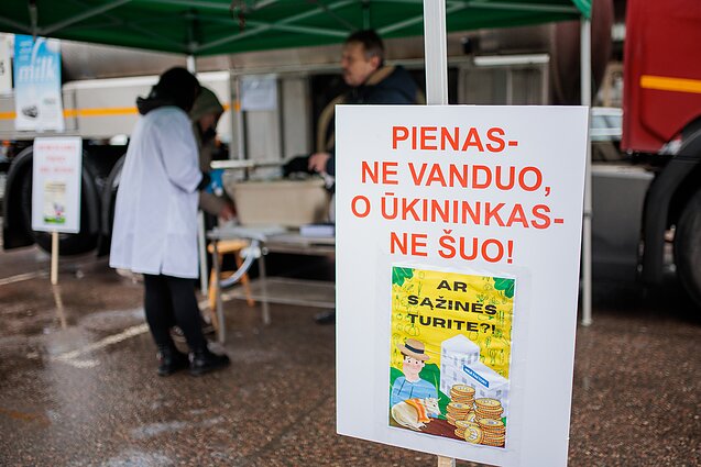 Ūkininkas apie besitęsiančius protestus dėl žemų pieno kainų: jei nepadės geranoriška akcija, būsime priversti imtis kardinalesnių priemonių
