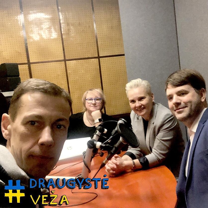 Draugystė veža. Pirmą kartą regos negalią turintys krepšinio sirgaliai galės „matyti“ krepšinio rungtynes