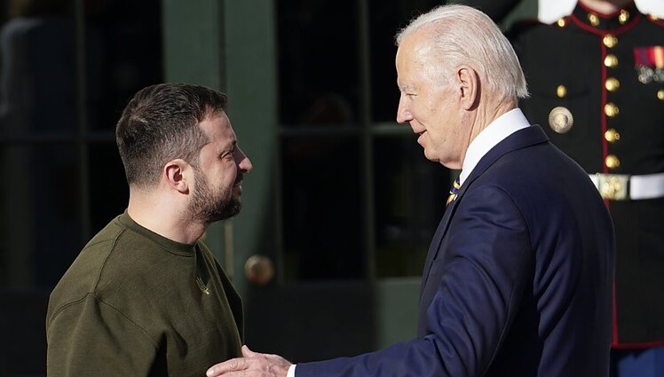 „Šaunu, kad Bidenas atvažiavo, bet mums reikia ginklų“: ukrainiečiai džiaugiasi vizitu, tačiau skatina veikti