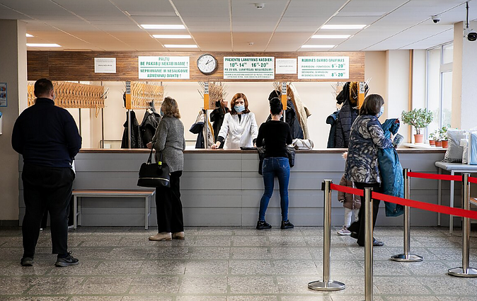Eilėms pas gydytojus stebėti – speciali švieslentė: ministerijos teigimu, tai palengvins registraciją, tačiau gydytojai su tuo nesutinka