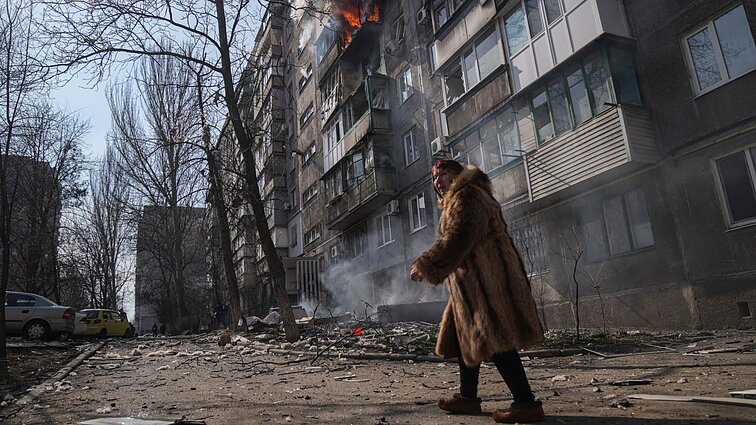 Žinios. Ukraina skelbia, kad Mariupolyje vakar vakare nugriaudėjo mažiausiai 11 sprogimų
