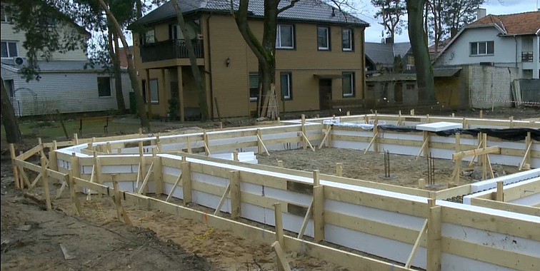 Paveldosaugininkų akiratyje – tarpukario vila Panemunėje: aiškinamasi, ar nesunaikinti pastato pamatai