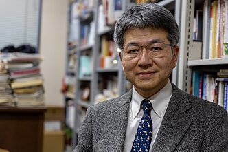 Japonijos universiteto profesorius Akio Takahara Japonijos universiteto profesorius Akio Takahara