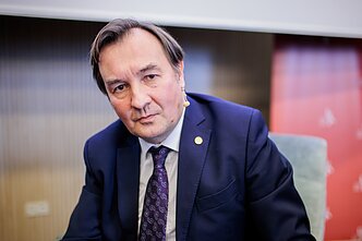 Rimvydas Petrauskas. Diskusija „Kultūros frontas. Kultūra kaip galia“. Vilniaus knygų mugė 2023 Rimvydas Petrauskas. Diskusija „Kultūros frontas. Kultūra kaip galia“. Vilniaus knygų mugė 2023
