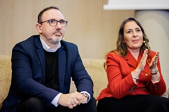 Arūnas Gelūnas, Kristina Sabaliauskaitė. Diskusija „Kultūros frontas. Kultūra kaip galia“. Vilniaus knygų mugė 2023 Arūnas Gelūnas, Kristina Sabaliauskaitė. Diskusija „Kultūros frontas. Kultūra kaip galia“. Vilniaus knygų mugė 2023