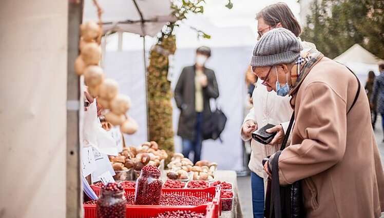 Panorama. Pernai augę atlyginimai nespėjo paskui kainas, vis labiau ryškėja pajamų skirtumas tarp regionų