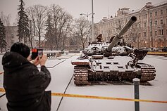 Destroyed Russian tank goes on display in Vilnius