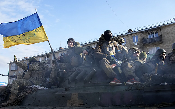 Nepaisant skausmingų smūgių, Ukrainos bankinė sistema nesugriuvo: kaip pavyko išsilaikyti?