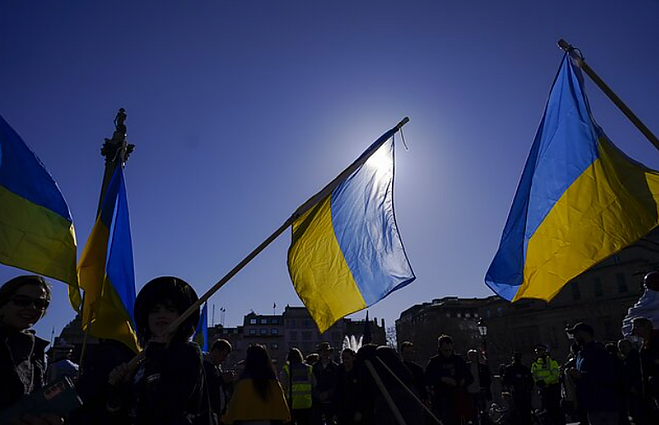 Tylos minutė, Ukrainos himnas ir malda: karo metines mini ir Briuselis