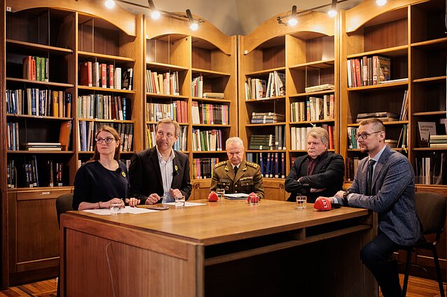 LRT Radijo ringas. Ar reikia į Ukrainą siųsti ne tik ginklus, bet ir karius? (video)