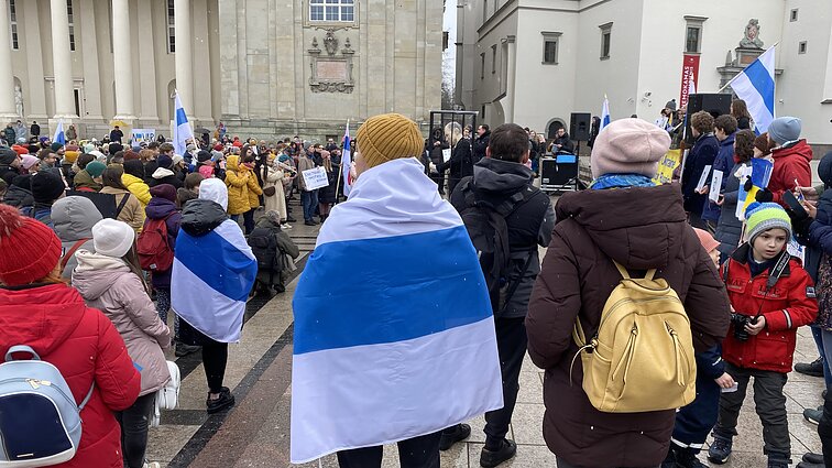 Rusų mitingas prieš karą Ukrainoje Katedros aikštėje Rusų mitingas prieš karą Ukrainoje Katedros aikštėje