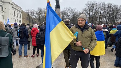 Антивоенный митинг русской диаспоры на Кафедральной площади Вильнюса Антивоенный митинг русской диаспоры на Кафедральной площади Вильнюса