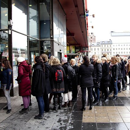 Įdomūs faktai. Ar būsimasis Anglijos karalius buvo užsiregistravęs užimtumo tarnyboje?
