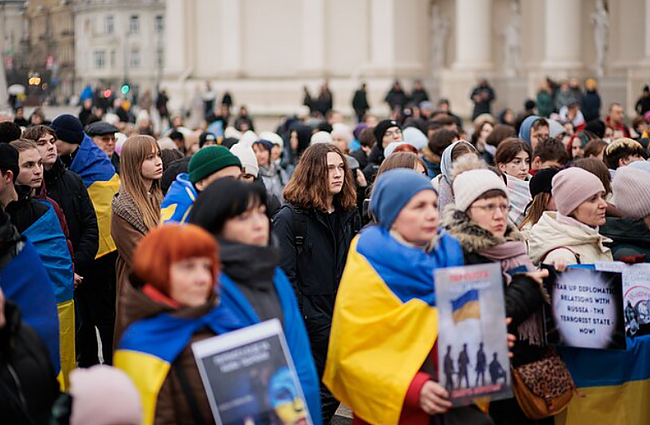 Žinios. Lietuvos „Caritas“ nuo pirmadienio 3 dienas visoje šalyje rinks paramą Ukrainai