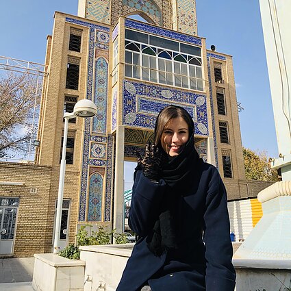 Tuzinas. Mokslininkė, tyrinėjanti mandagumo reiškinį Irane: nors iraniečiai pasižymi ypatingu svetingumu, vis tiek buvau sulaukusi replikos, kad grįžčiau į savo šalį