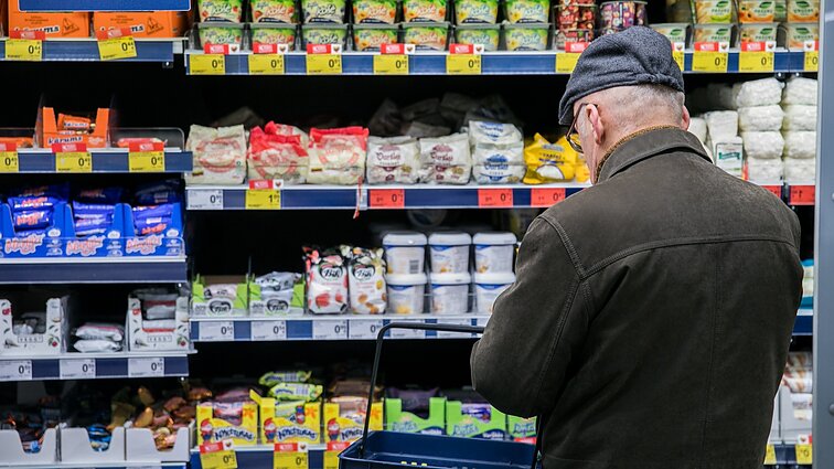 Ekonomistas Mačiulis: tikėtina, kad metų pabaigoje kainos bus 2 proc. didesnės nei 2022-ųjų gruodį