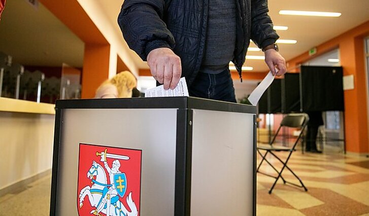 „Žinau, ką renku“ tinklo koordinatorės: karštų situacijų debatuose buvo, bet policijos kviesti neteko