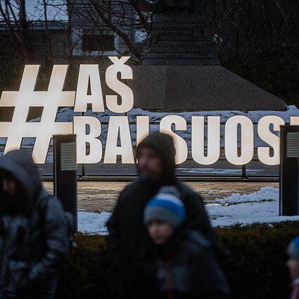 60 minučių. Prasidėjo išankstinis balsavimas savivaldybių tarybų ir merų rinkimuose