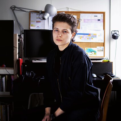 72 atspalviai. Menininkė Agnė Jokšė: trokštu „queer“ pasakojimų, kuriuose atrasčiau ne tik save, bet ir kitus