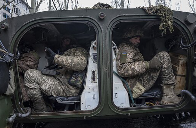 Svarbi valanda. Atsargos majoras: Bachmutas yra tvirtovė – kam iš jos trauktis, jei dar ten laikaisi