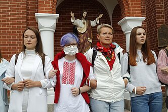 Baltarusijos protestuotojai bažnyčioje Baltarusijos protestuotojai bažnyčioje