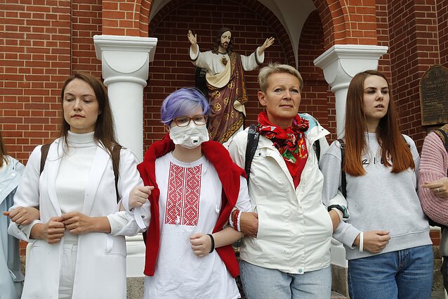 Baltarusijos protestuotojai bažnyčioje Baltarusijos protestuotojai bažnyčioje