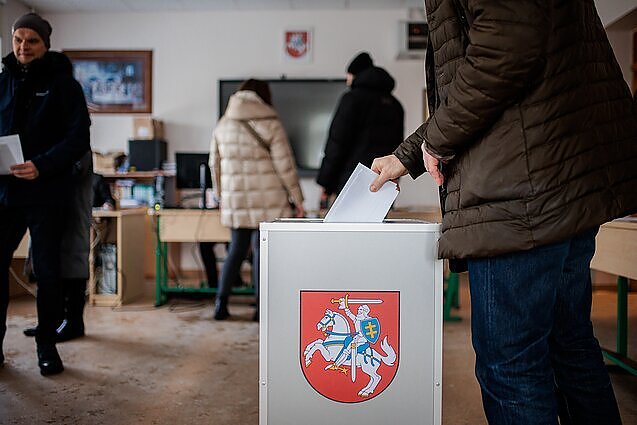 Svarbi valanda. Per pirmąjį turą išrinkta daugiau nei trečdalis merų: pergalę švenčia ir ilgamečiai savivaldų vadovai