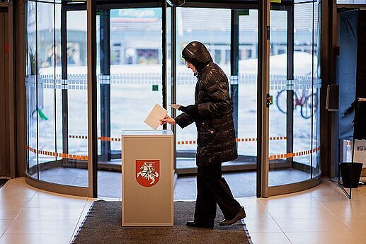 Panorama. Pirmajame ture išrinkti 26 merai (su vertimu į gestų k.)