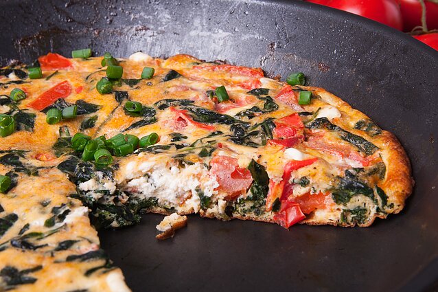 Fritata su pomidorais ir feta Fritata su pomidorais ir feta