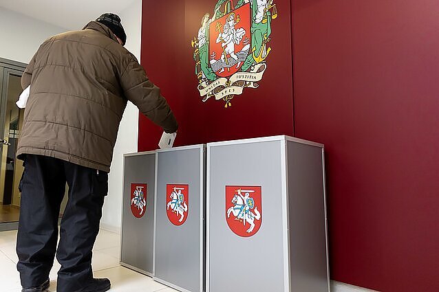 Balsų skaičiavimo detektyvas: pasigedus antspaudų, rinkėjų biuleteniai nebuvo užskaityti