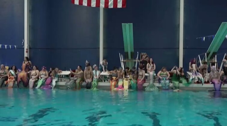 Undinių festivalis Jungtinėse Valstijose: atskleisti save magiškuose kostiumuose renkasi ir žmonės su negalia