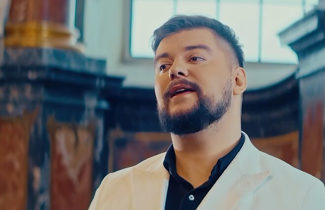 Kadras iš Dainoto Varno vaizdo klipo