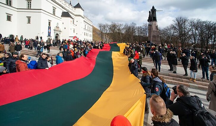 Kviečia Lietuvos laisvę švęsti jau šiandien – ant Stalo kalno pasitiks laužai, atlikėjai ir turiningi pokalbiai