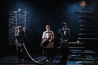 Scena iš spektaklio „Belaukiant Godo“ 