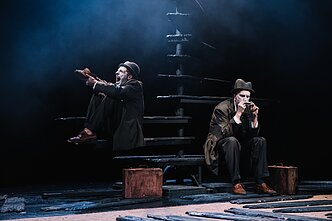 Scena iš spektaklio „Belaukiant Godo“ 