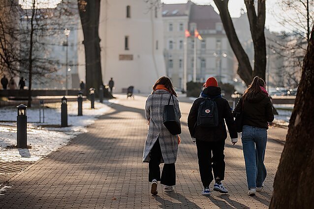 Žinios. Pasipiktinimas – ne tik dėl pensijų kaupimo privačiai: investicinį gyvybės draudimą turintys gyventojai jaučiasi spąstuose