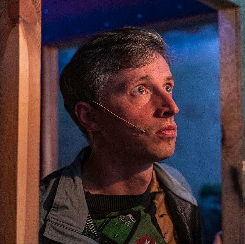 Pakeliui su klasika. Radijo serialo aktorius Vainius Sodeika: iliustruodamas garsą, radijuje valgiau sriubą, gėriau vandenį ir kalbėjau gulėdamas ant grindų