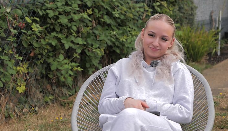 Sunkiai auklėjamą paauglę mama atskyrė nuo draugų ir išsiuntė pas močiutę Londone.