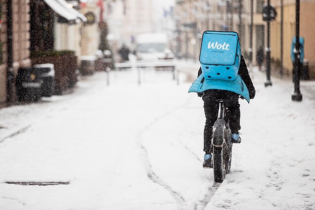 Food delivery courier