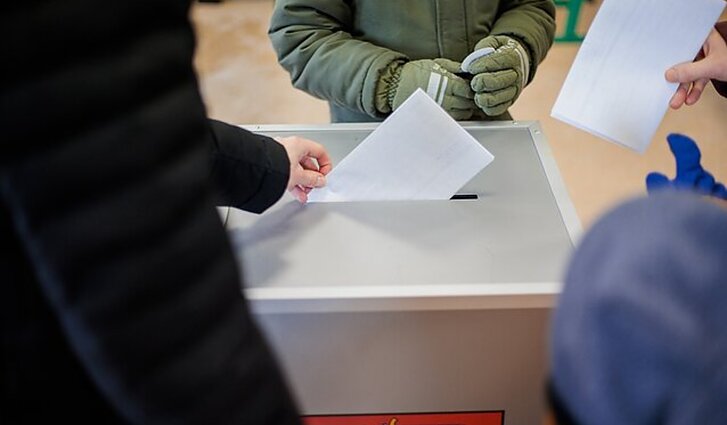 Susikirtę VRK ir teismo sprendimai sukėlė beprecedentę sumaištį: kas už tai atsakingas?