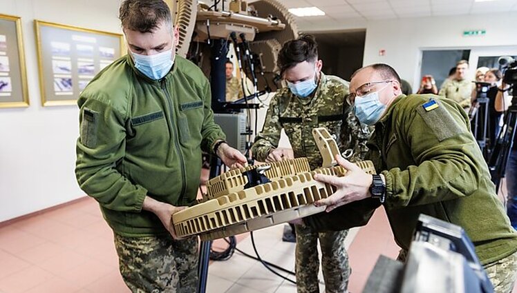 Kol radarai pakeliui į Lietuvą, Kaune vyksta Ukrainos karių apmokymai