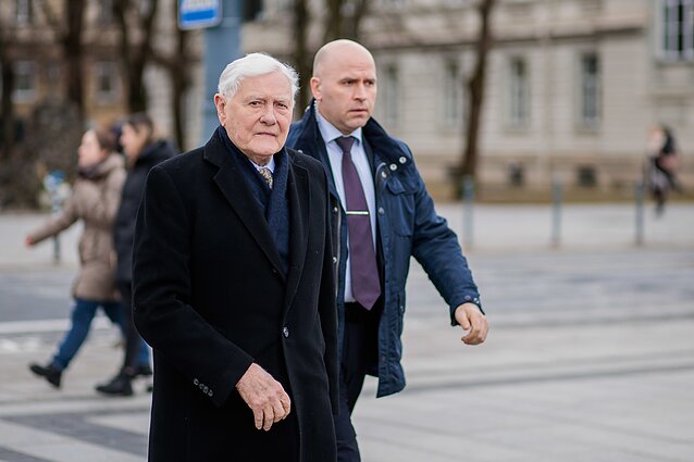 Valdas Adamkus Valdas Adamkus