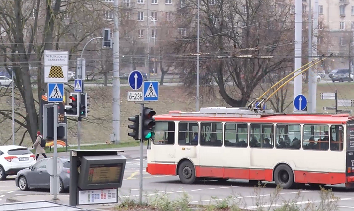 Keliai. Mašinos. Žmonės. Kaip išsirinkti saugiausią vietą transporto priemonėje ir kokia šturmanų svarba lenktynininkams?