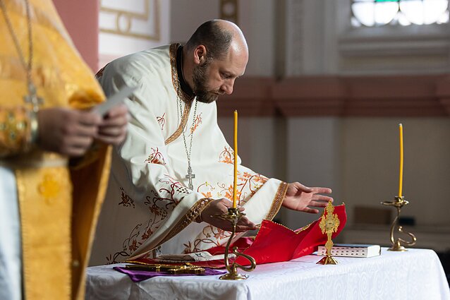 Sekmadienį Konstantinopolio patriarchato kunigai aukojo mišias 