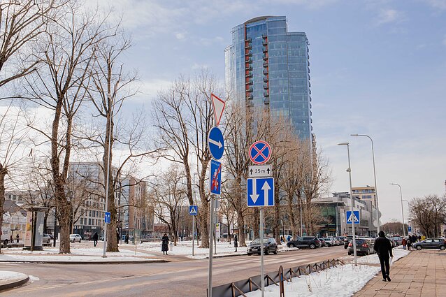 Žinios. Naujausios gyventojų apklausos duomenys: 8 iš 10 situaciją šalyje mato blogėjančią