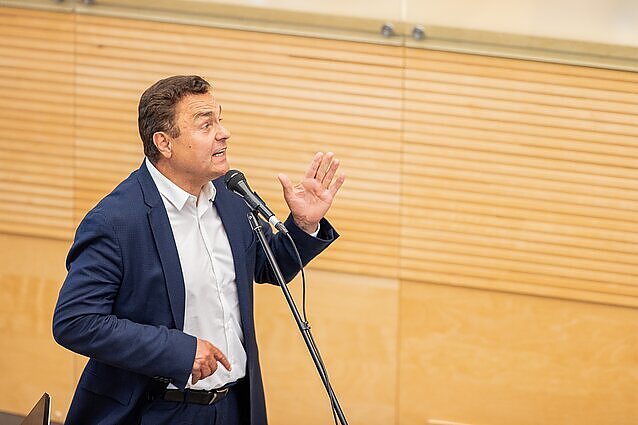 Seimas sudarė specialiąją tyrimo komisiją: aiškinsis, ar Petras Gražulis balsavo už kitą parlamentarą