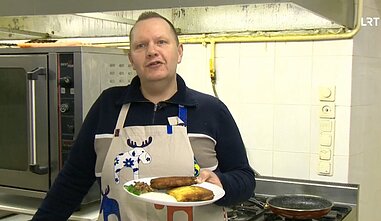 Artūras Belousovas atskleidžia traškių Kėdainių blynų receptą Artūras Belousovas atskleidžia traškių Kėdainių blynų receptą