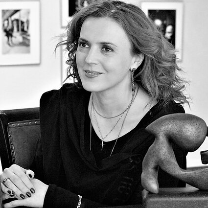 Homo cultus. Iš balkono. Simbolinė ir materialinė meno vertė. Pokalbis su Simona Skaisgire